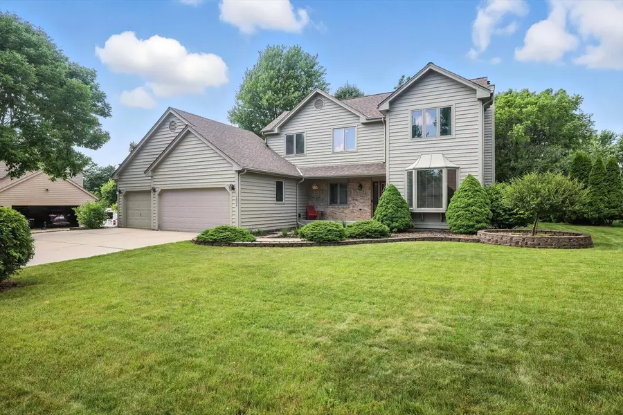 2824 Burton Dr, Waukesha, WI 53188