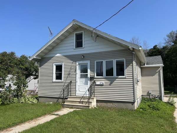 2736 13th St, Two Rivers, WI 54241