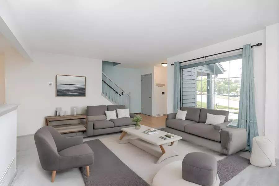 395 Lexington Ct Unit B, Pewaukee, WI 53072