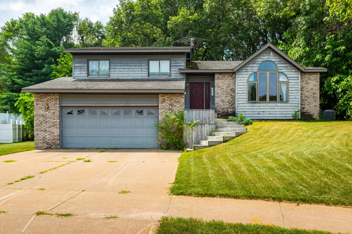 Onalaska, WI 54650,1224 Red Cedar Ct