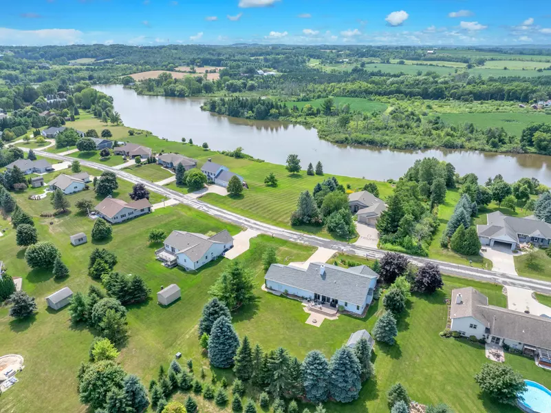 N3033 River Ridge Rd, Lima, WI 53093