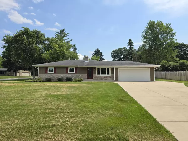 S63W12671 Emerson Dr, Muskego, WI 53150