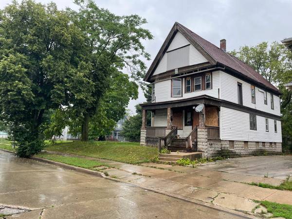 3718 W Garfield Ave Unit 3720, Milwaukee, WI 53208