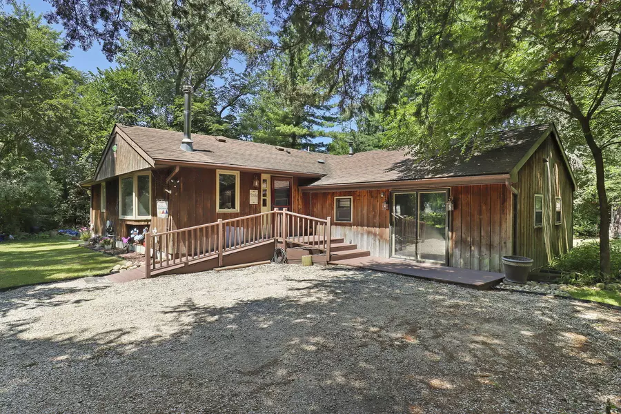 N7083 Evergreen Ln, Sugar Creek, WI 53121