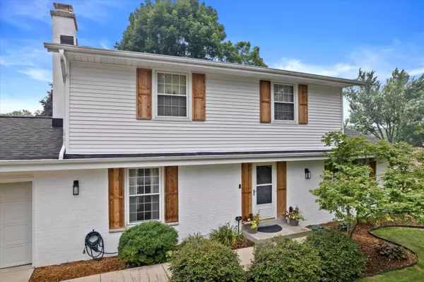507 Rawlins Dr, Waukesha, WI 53188