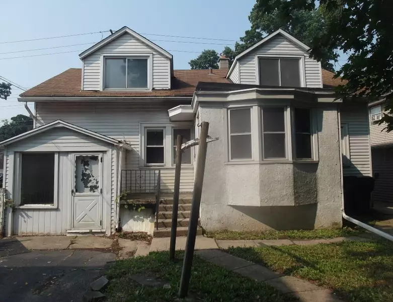 6841 W Fond Du Lac Ave, Milwaukee, WI 53218