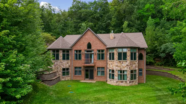 46770 Waas Valley Dr, Dresbach, MN 55947