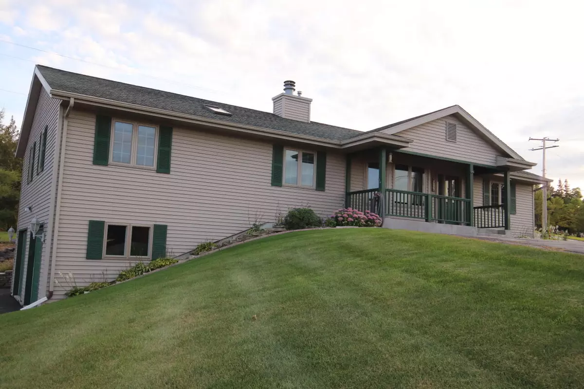 Mount Calvary, WI 53057,313 Church St