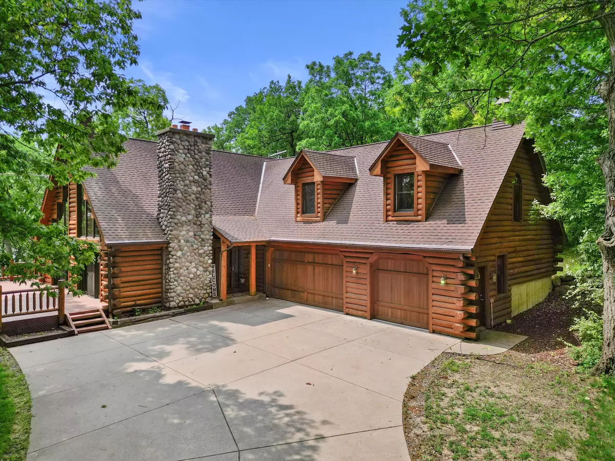 Waterford, WI 53185,5633 Contour Rd