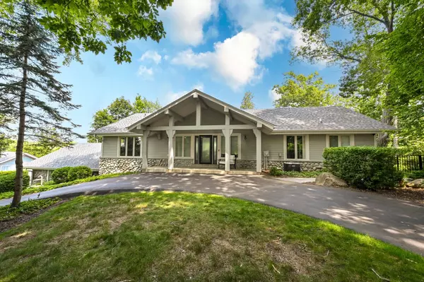 34436 Valley Rd, Summit, WI 53066