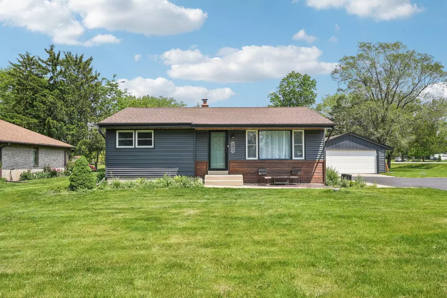 8268 S 34th St, Franklin, WI 53132