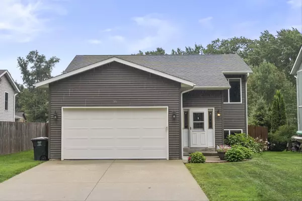 205 E Chestnut St, Salem Lakes, WI 53170