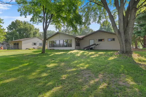 N9129 Otter Ln, Neshkoro, WI 54960