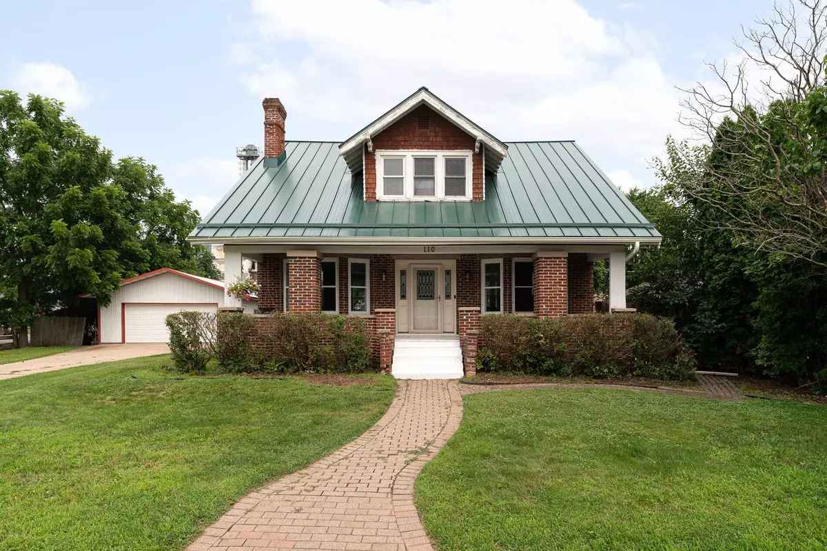 Coon Valley, WI 54623,110 School St