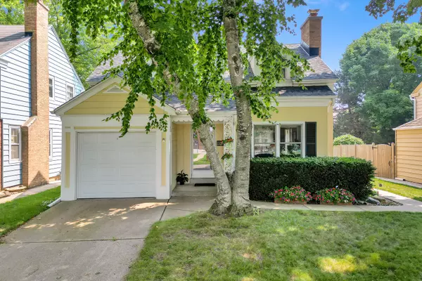 Whitefish Bay, WI 53211,4758 N Ardmore Ave