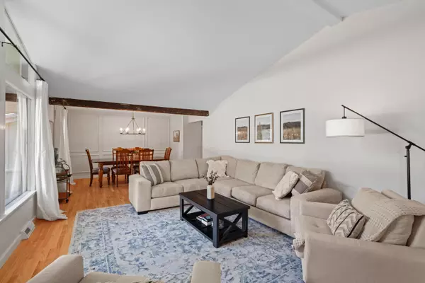 Brookfield, WI 53186,21595 Doneswood Dr