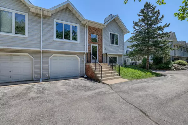 1829 Woodburn Rd Unit D,  Waukesha,  WI 53188