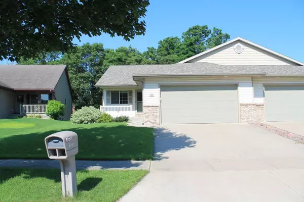 1025 Kristy Ln, Onalaska, WI 54650