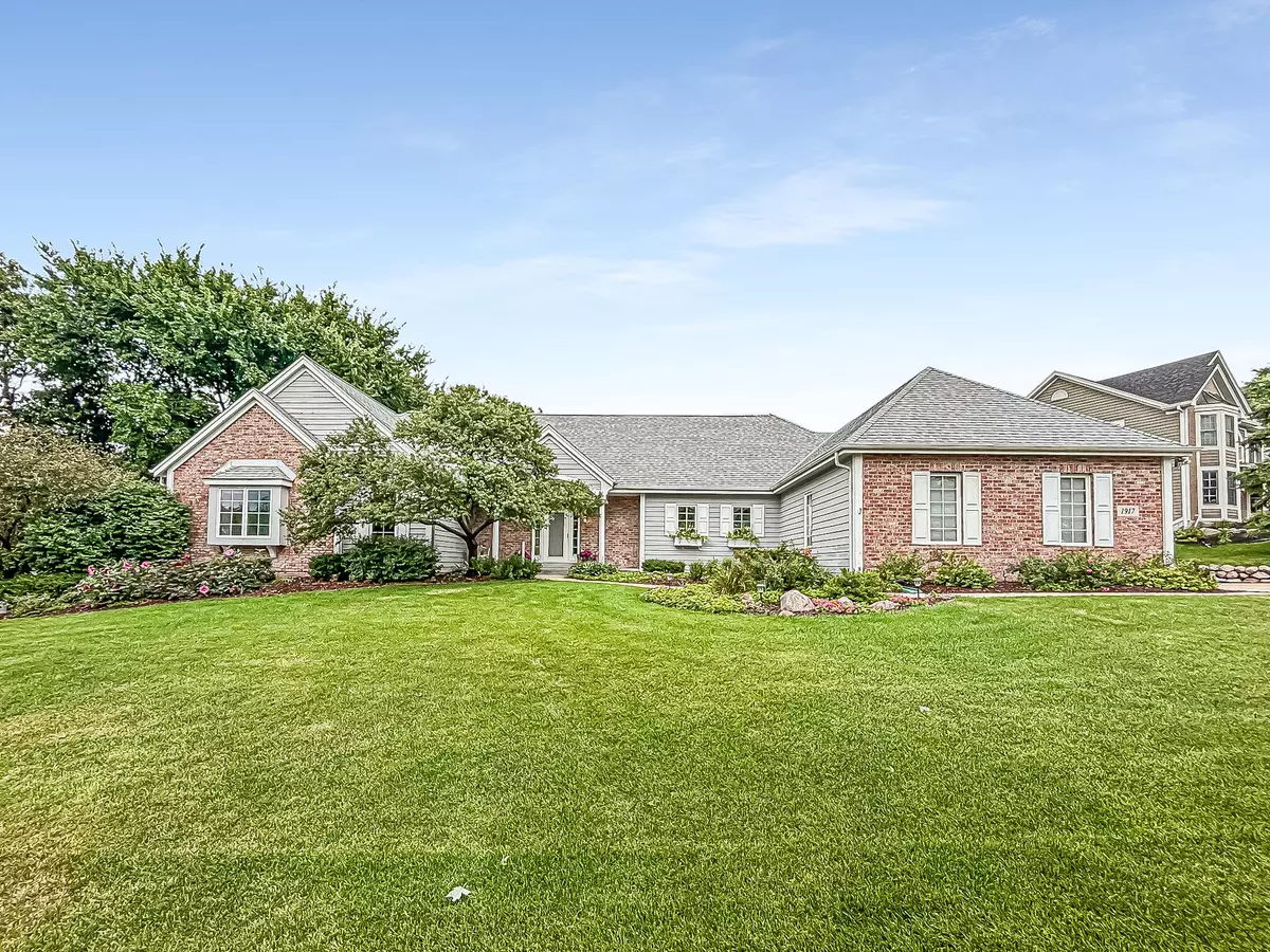 Waukesha, WI 53188,1917 Tree Line Ct