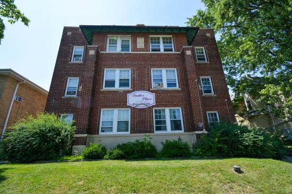 915 N 24th St, Milwaukee, WI 53233