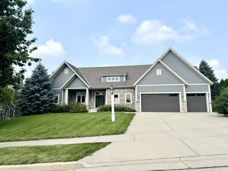 2802 Huron Ln, Waukesha, WI 53189