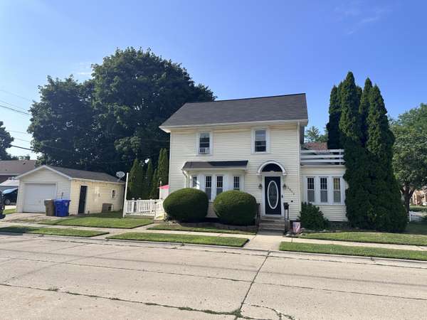5804 34th Ave, Kenosha, WI 53144