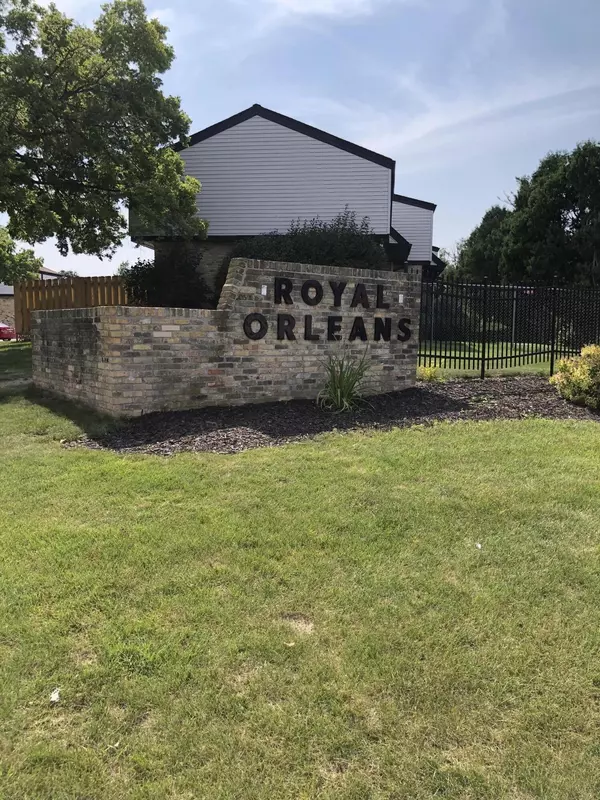 6655 N Bourbon St, Milwaukee, WI 53224