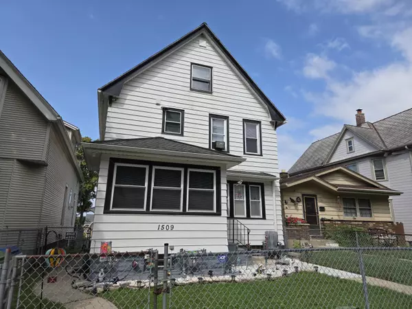 1509 S 33rd St,  Milwaukee,  WI 53215