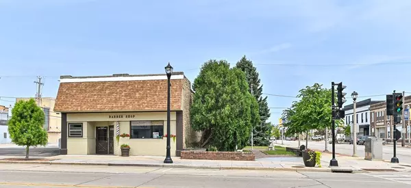 South Milwaukee, WI 53172,1002 Milwaukee Ave