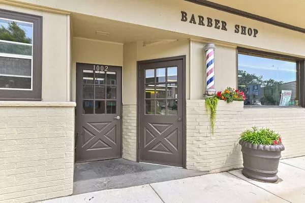 South Milwaukee, WI 53172,1002 Milwaukee Ave