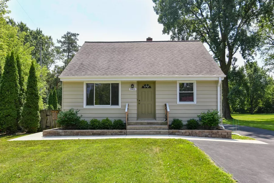 3901 W Fountain Ave, Brown Deer, WI 53209