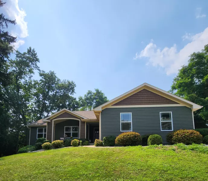 N3253 Opal Rd, Geneva, WI 53147