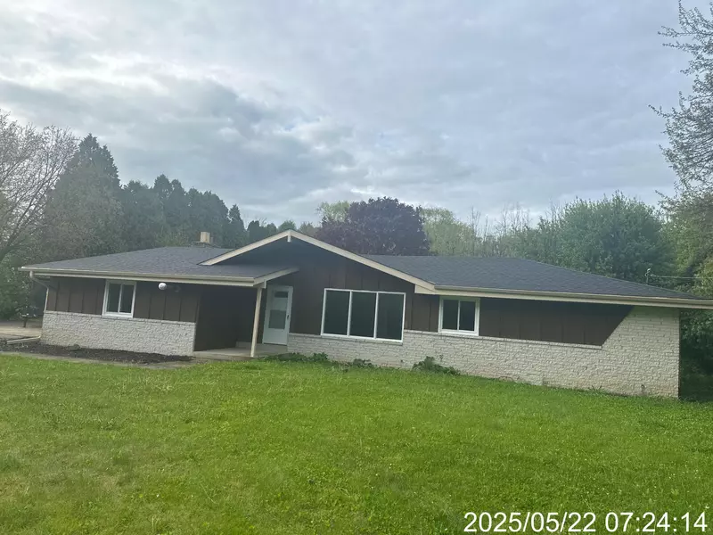N94W20489 Schlei Rd, Menomonee Falls, WI 53051
