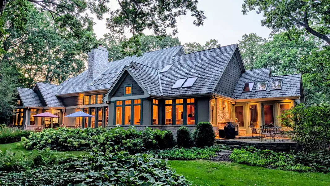 S26W35135 Woodstream Ct, Ottawa, WI 53066