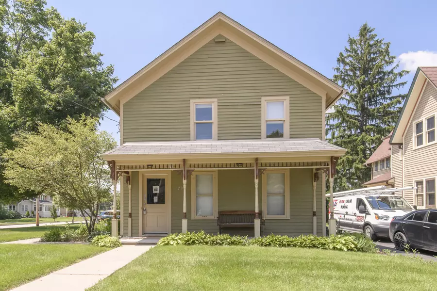 204 N Charles St, Waukesha, WI 53186
