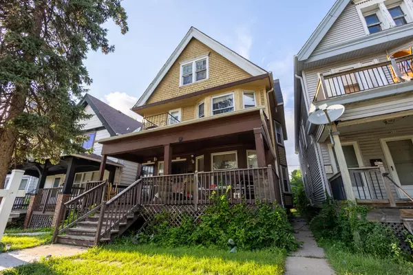 4514 W Lloyd St Unit 4516, Milwaukee, WI 53208