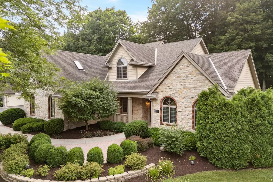 W147N9955 Emerald Ln, Germantown, WI 53022