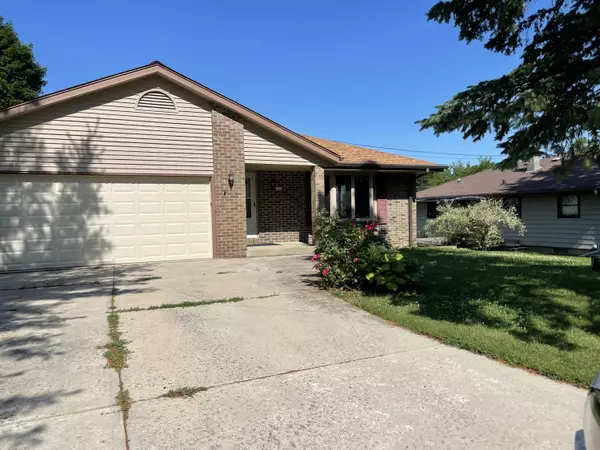 1515 S 170th St S, New Berlin, WI 53151