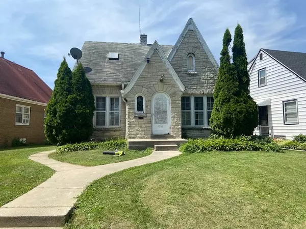 4045 N Montreal St, Milwaukee, WI 53216