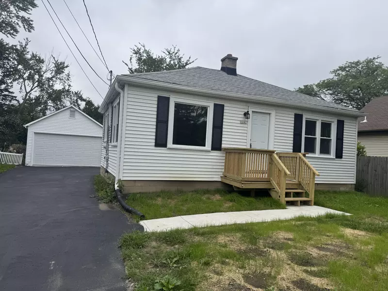 5241 S 51st St, Greenfield, WI 53220