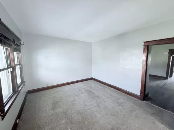 South Milwaukee, WI 53172,913 Manitoba Ave