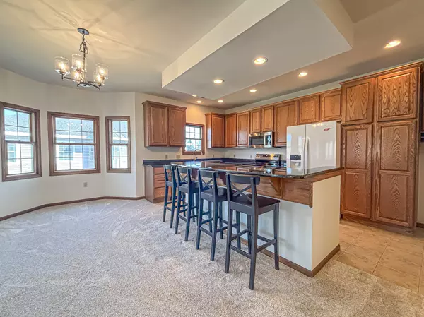 214 Potter Rd Unit 201, Elkhorn, WI 53121