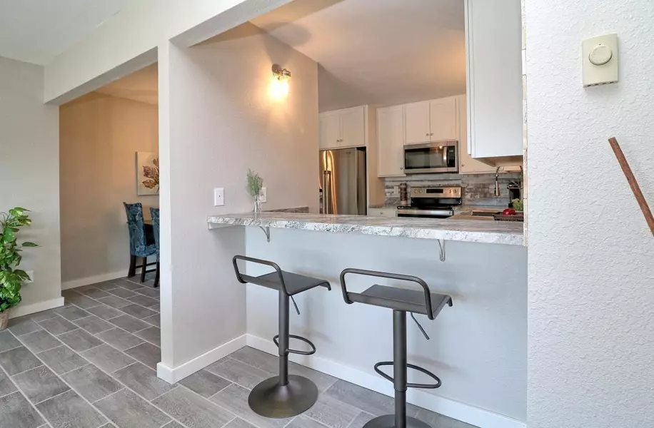 3233 W Mangold Ave Unit Unit C, Greenfield, WI 53221