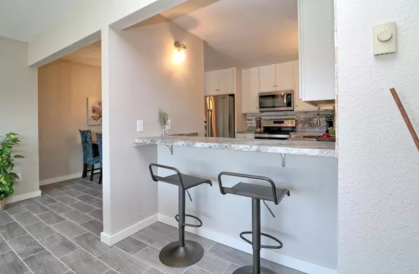 3233 W Mangold Ave Unit Unit C, Greenfield, WI 53221