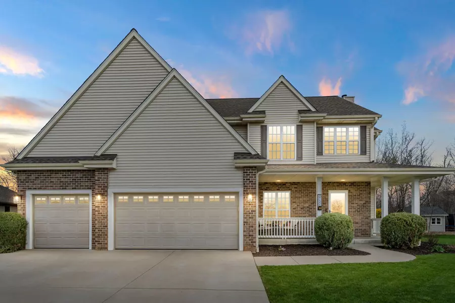 3750 E Green Meadow Dr, Oak Creek, WI 53154