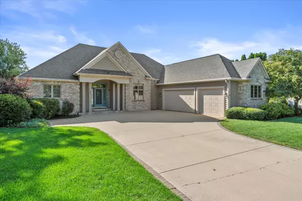 1928 Tree Line Ct, Waukesha, WI 53188