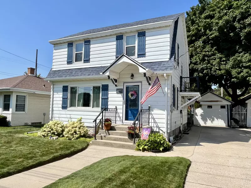 1822 29th St, Two Rivers, WI 54241