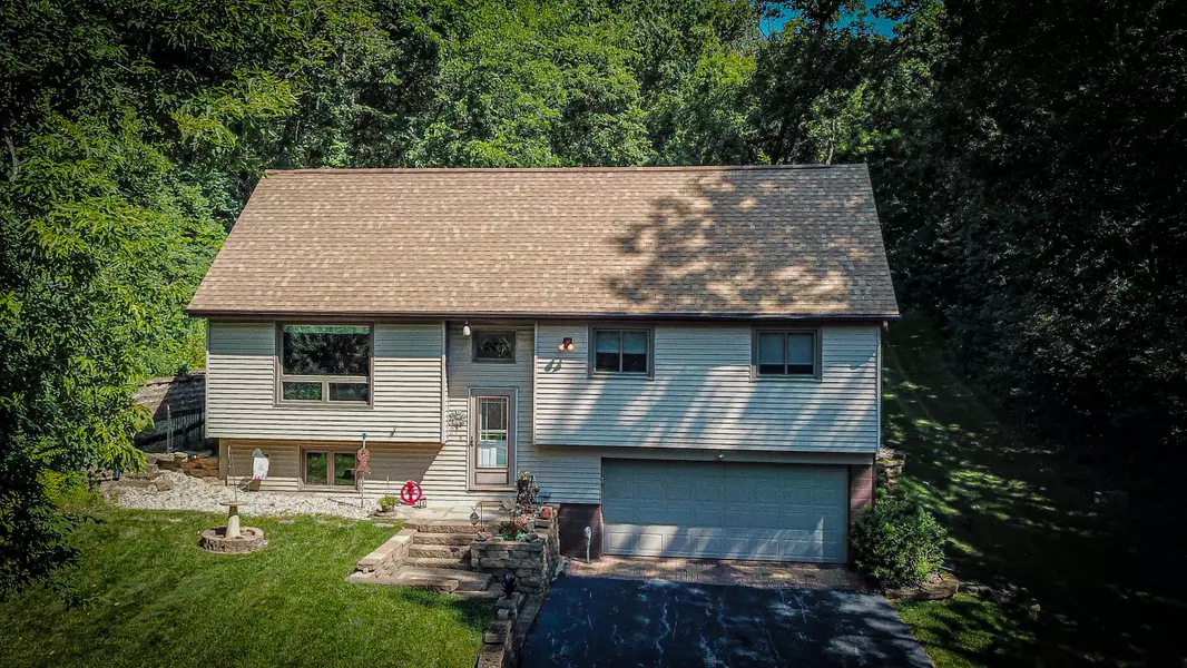 W6772 Hidden Valley Rd, Onalaska, WI 54636