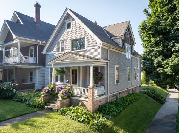3043 S Superior St, Milwaukee, WI 53207
