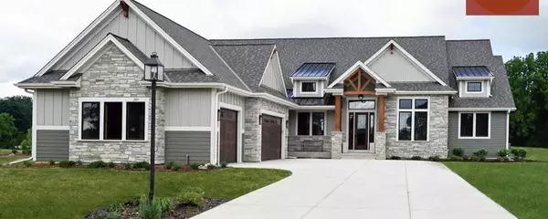 260 River Oaks Cir, Delafield, WI 53018